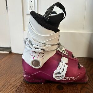 Girls ski boot, Salomon brand, size 19